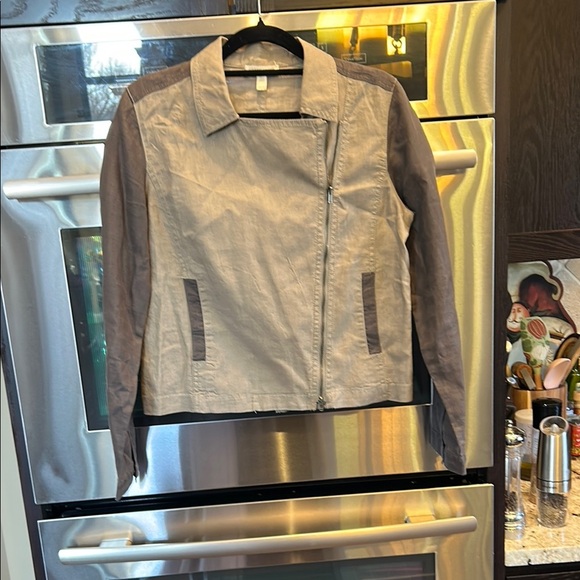 Gray Utility Jacket with Asymmetrical Zipper‎ and Wide Collar - Picture 1 of 5